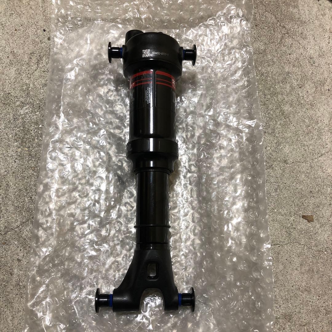 Fox リアサスペンション　走行100km以下