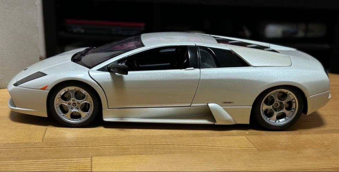 オートアート　1/18 ランボルギーニ ムルシエラゴ 白