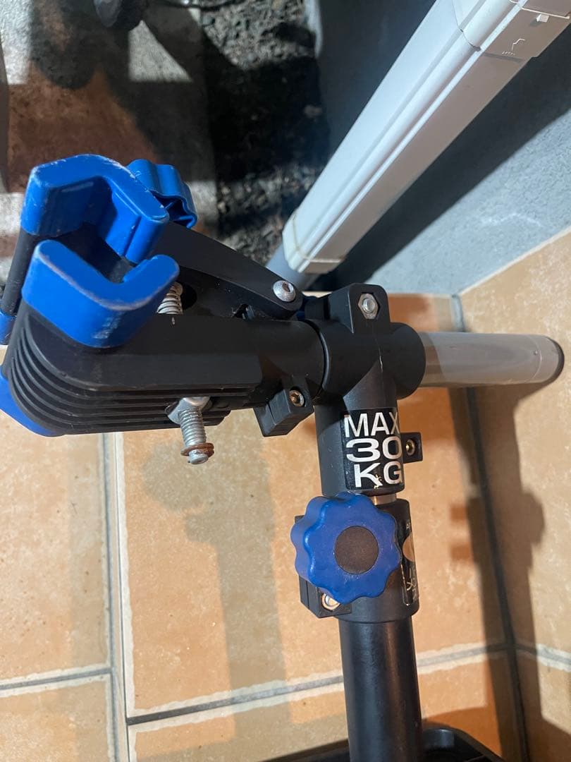 アルミ製三脚 最大荷重30kg