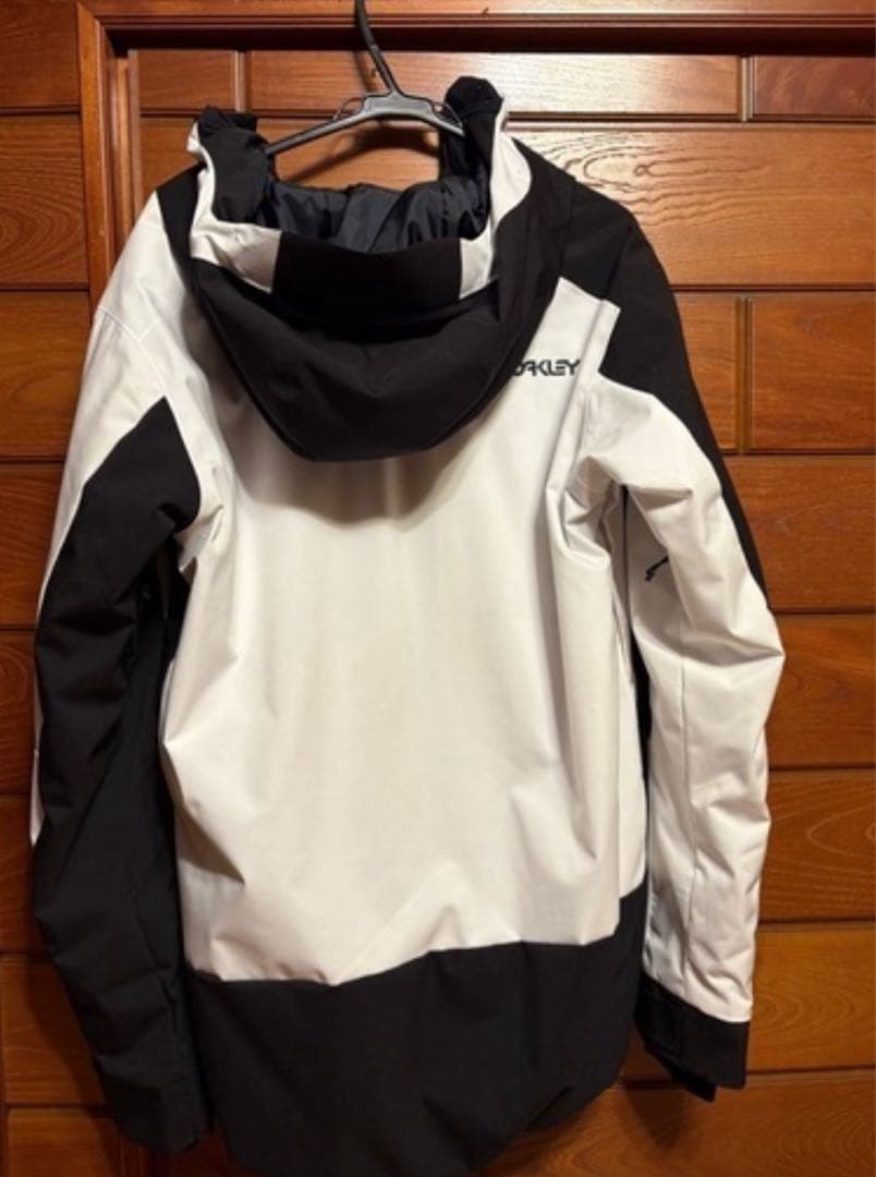 Oakley スノーボードジャケット ホワイト/ブラック