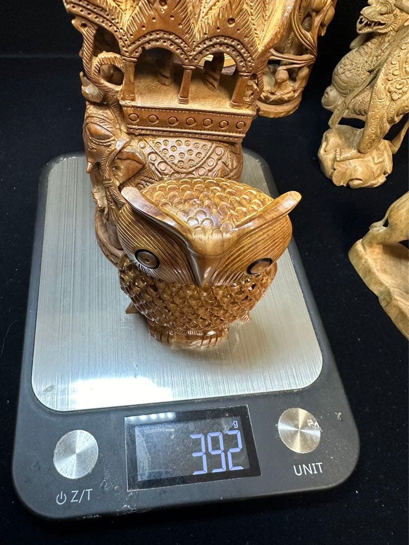 木彫り　白檀　インド　仏像　彫刻 置物　細密細工　骨董　アンティーク