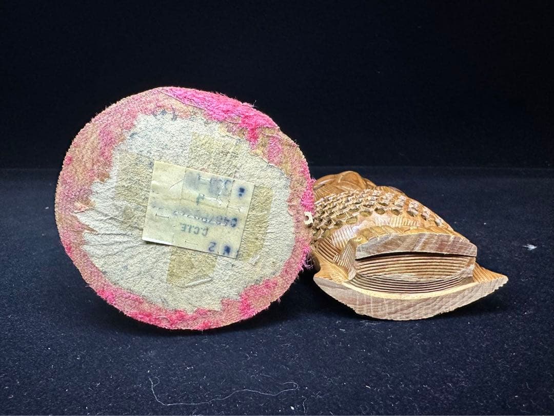 木彫り　白檀　インド　仏像　彫刻 置物　細密細工　骨董　アンティーク