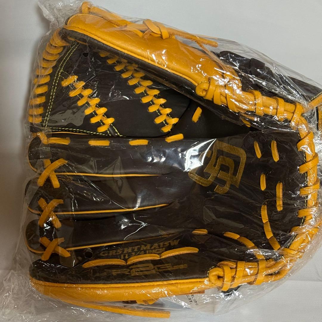 【新品タグ付】ローリングス 軟式投手用 パドレス 11.75 大人用　　左投げ用