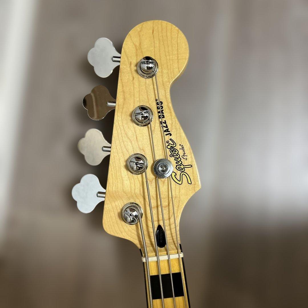 Squier Jazz Bass OWT エレキギター　ホワイト