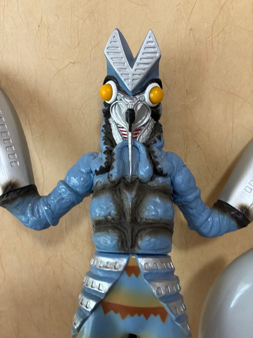 バルタン星人　特大フィギュア　BP と　バルタン星人のハサミ大　セット