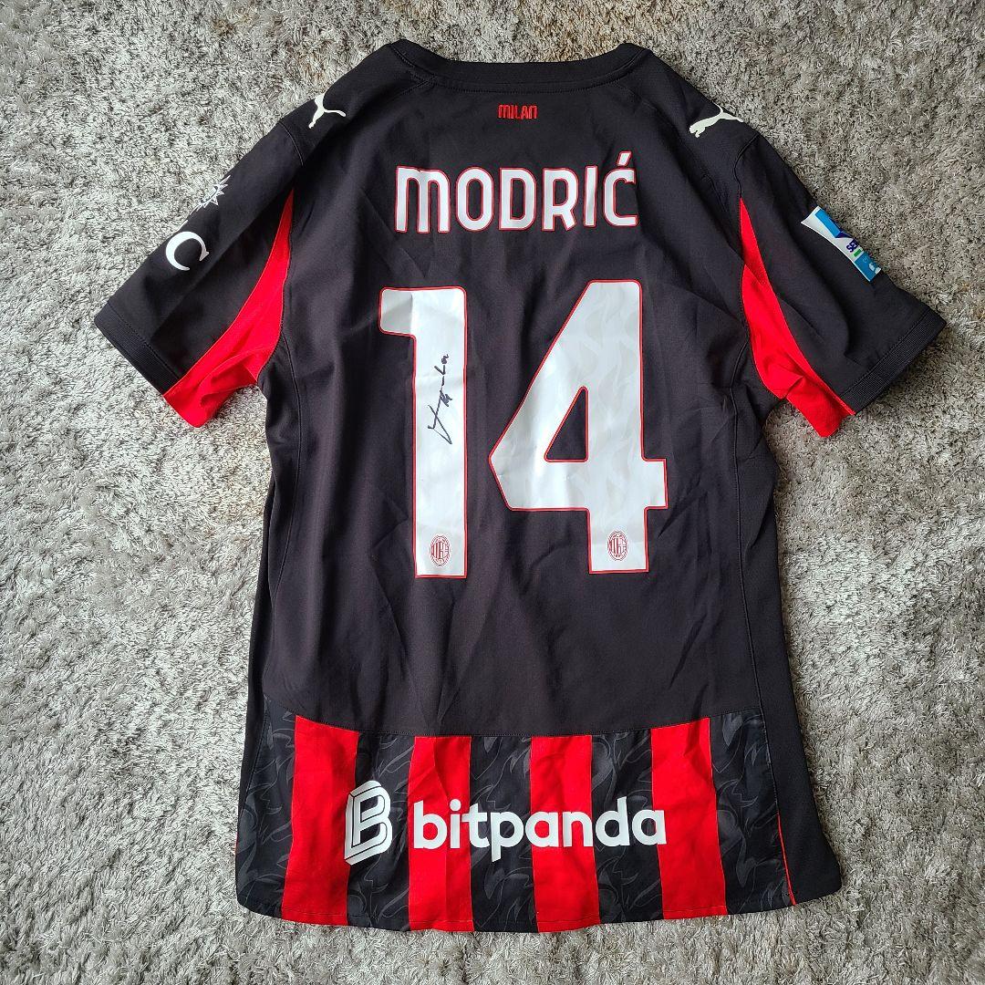 サイン入り ルカ・モドリッチ ACミラン
