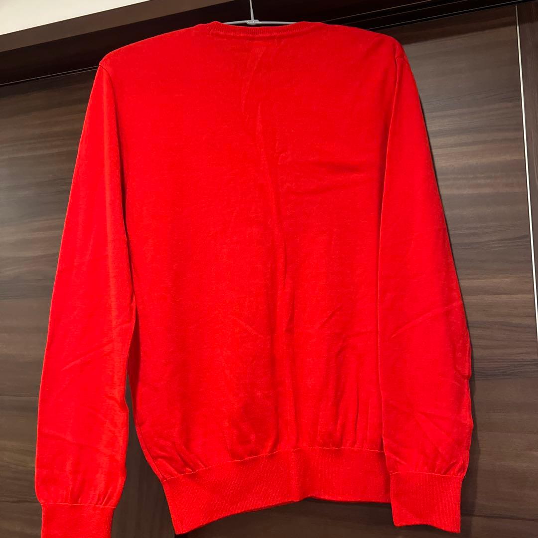 赤　クルーネックセーター