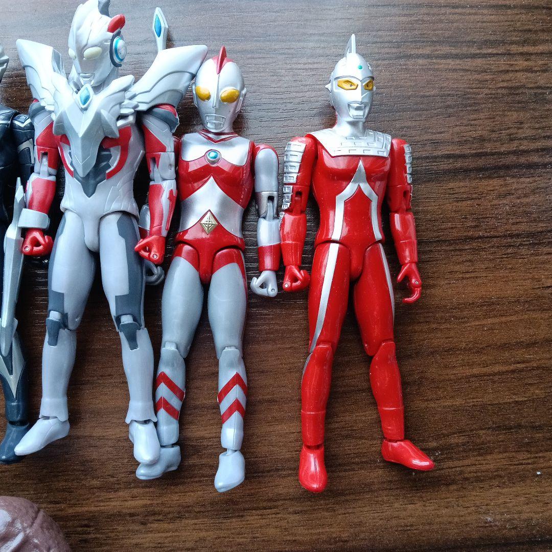 ウルトラマン　怪獣　アクション　フィギュア　バンダイ