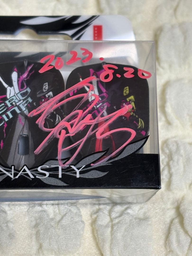 兎味ペロリナモデル　ダーツバレル　フライヤー