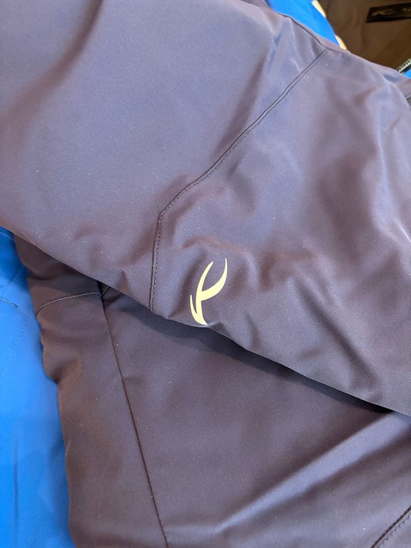 KJUS スキーウェア 子ども用 164サイズ　メイドインミャンマー