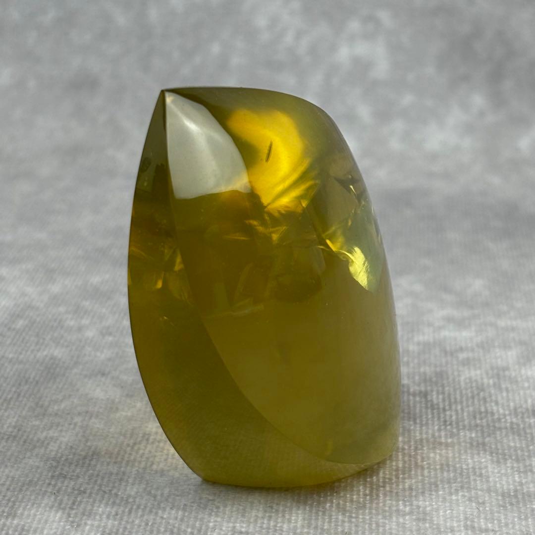 オウロベルデクォーツ ウェーブカット