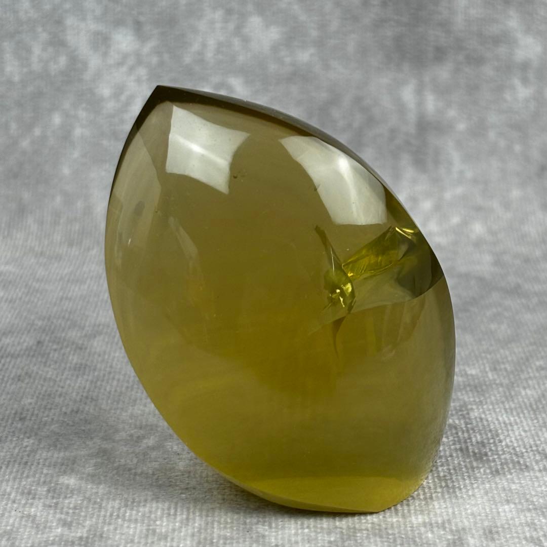 オウロベルデクォーツ ウェーブカット