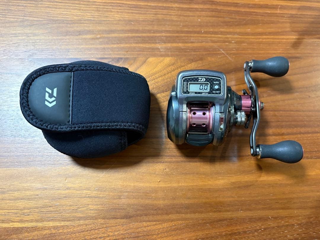 ダイワ　紅牙　ICS 103 右巻き　リールポーチ付き