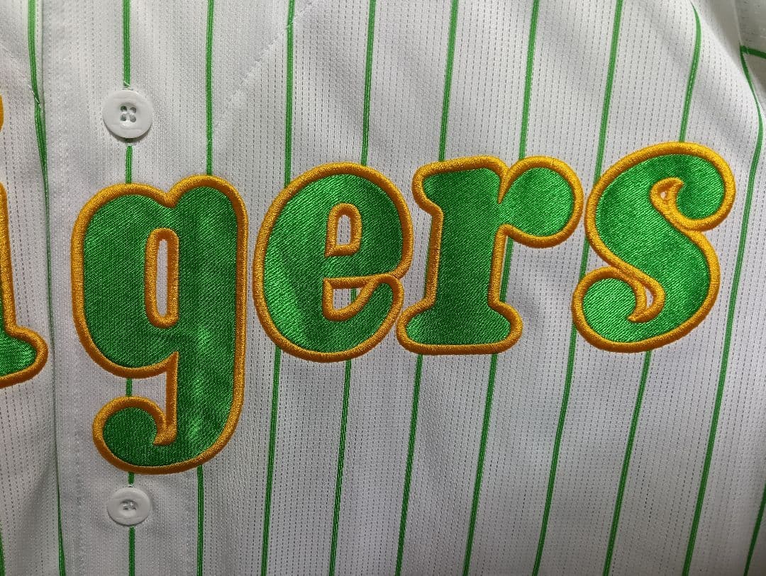 極美品！阪神タイガース 2023Family With Tigersユニフォーム