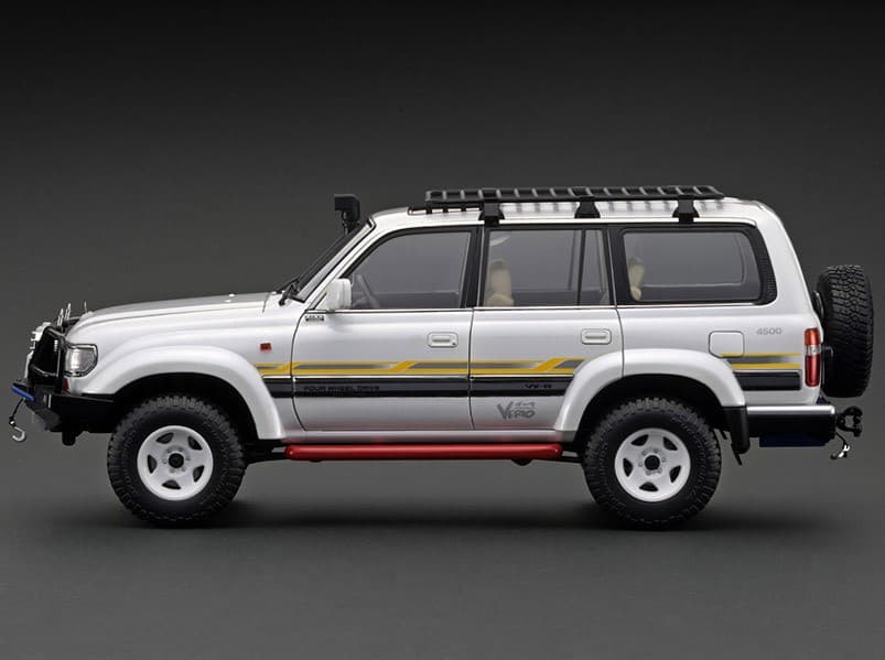 1/18 トヨタ Land Cruiser VX-R LC80 White