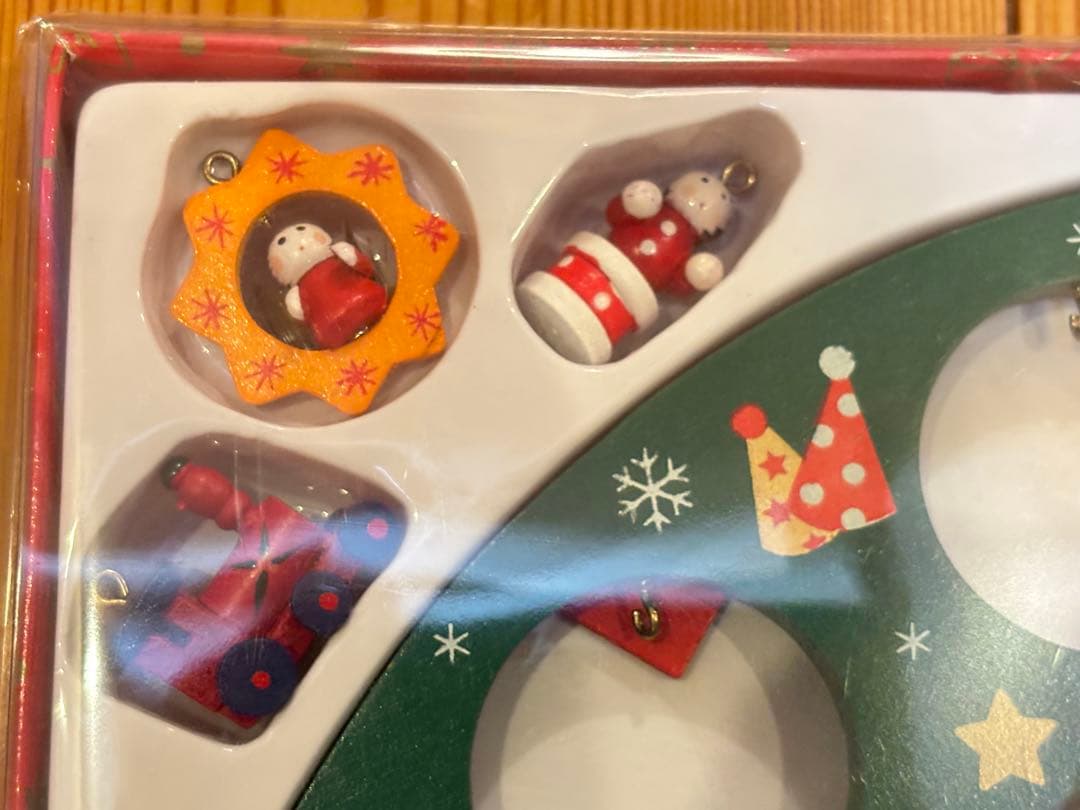 サンリオ　ハローキティ　クリスマスウッドリース