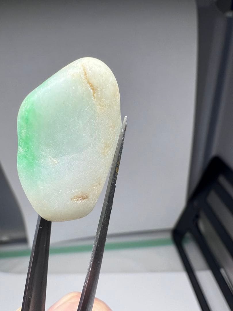 【大幅値下】糸魚川産　翡翠原石　天然　鑑賞石　国石 14.6g