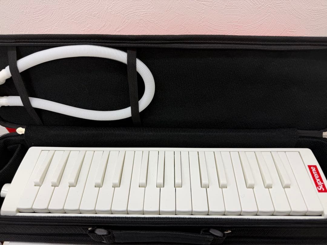 Supreme × Hohner メロディカ 鍵盤ハーモニカ 32鍵 赤箱 美品