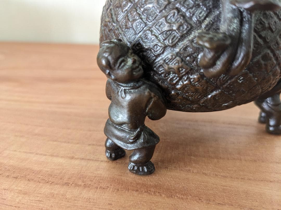 高岡銅器　三足香炉