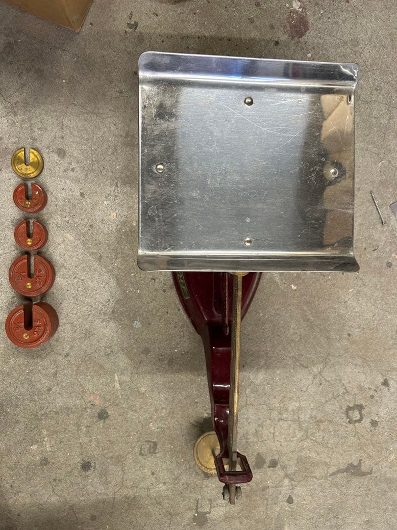 Uziima Scale 赤 金属製 アンティーク　はかり　秤