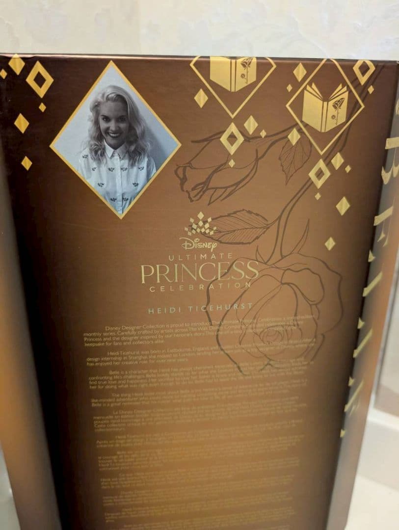 ディズニー　デザイナーコレクション　プリンセスドール　ベル