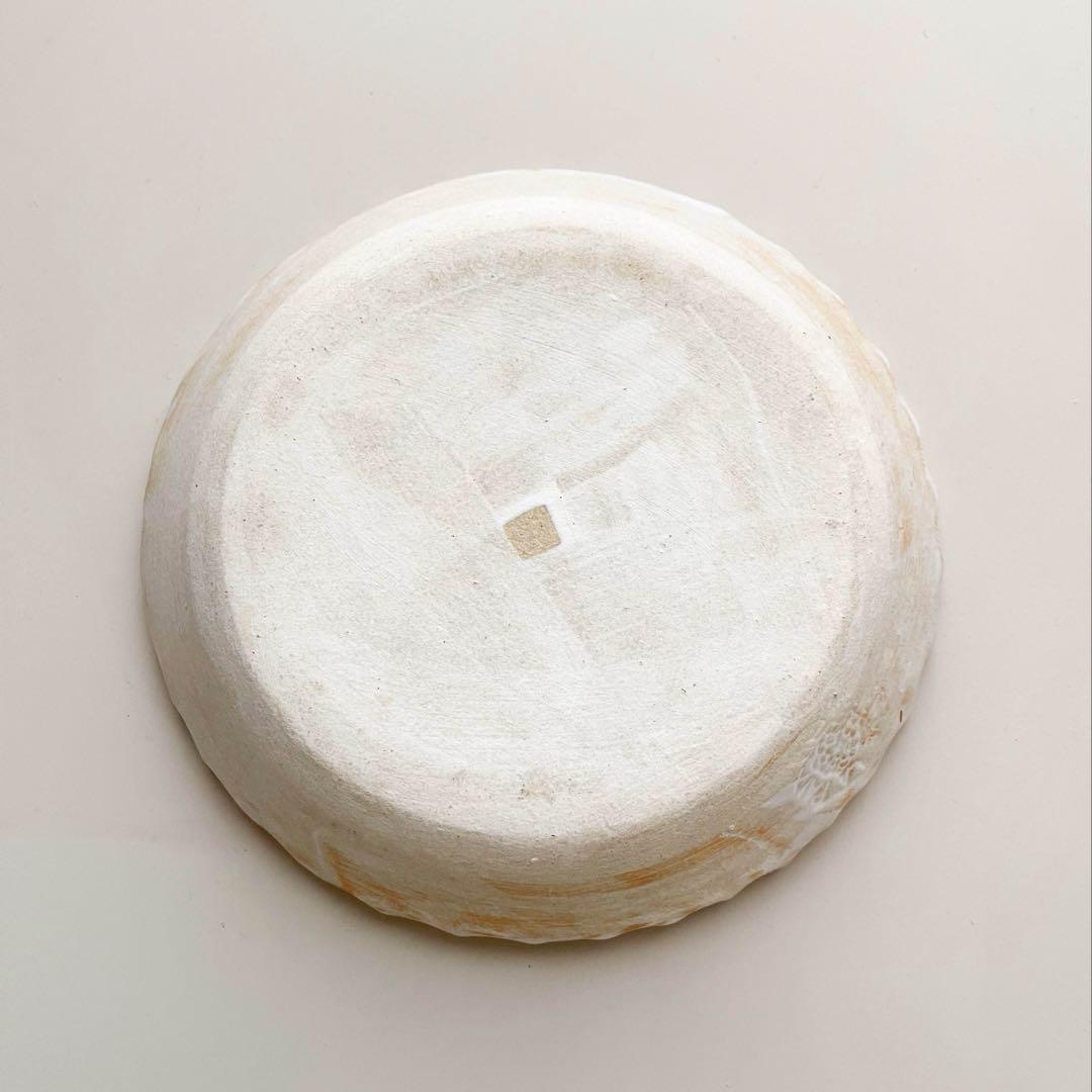 未使用品 陶芸家 鹿児島睦 モノトーン 黒の花図案のプレート　美術品