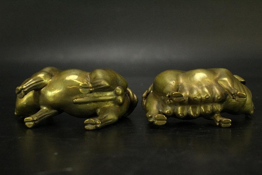 中国美術 銅 猪 一対 縁起物 7.8cmx3cm(LC537)