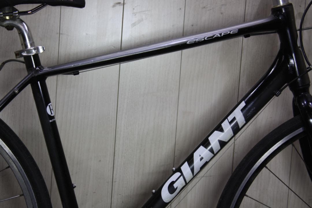 GIANT ESCAPE R3 700C 24速 500mm GREY色 クロス