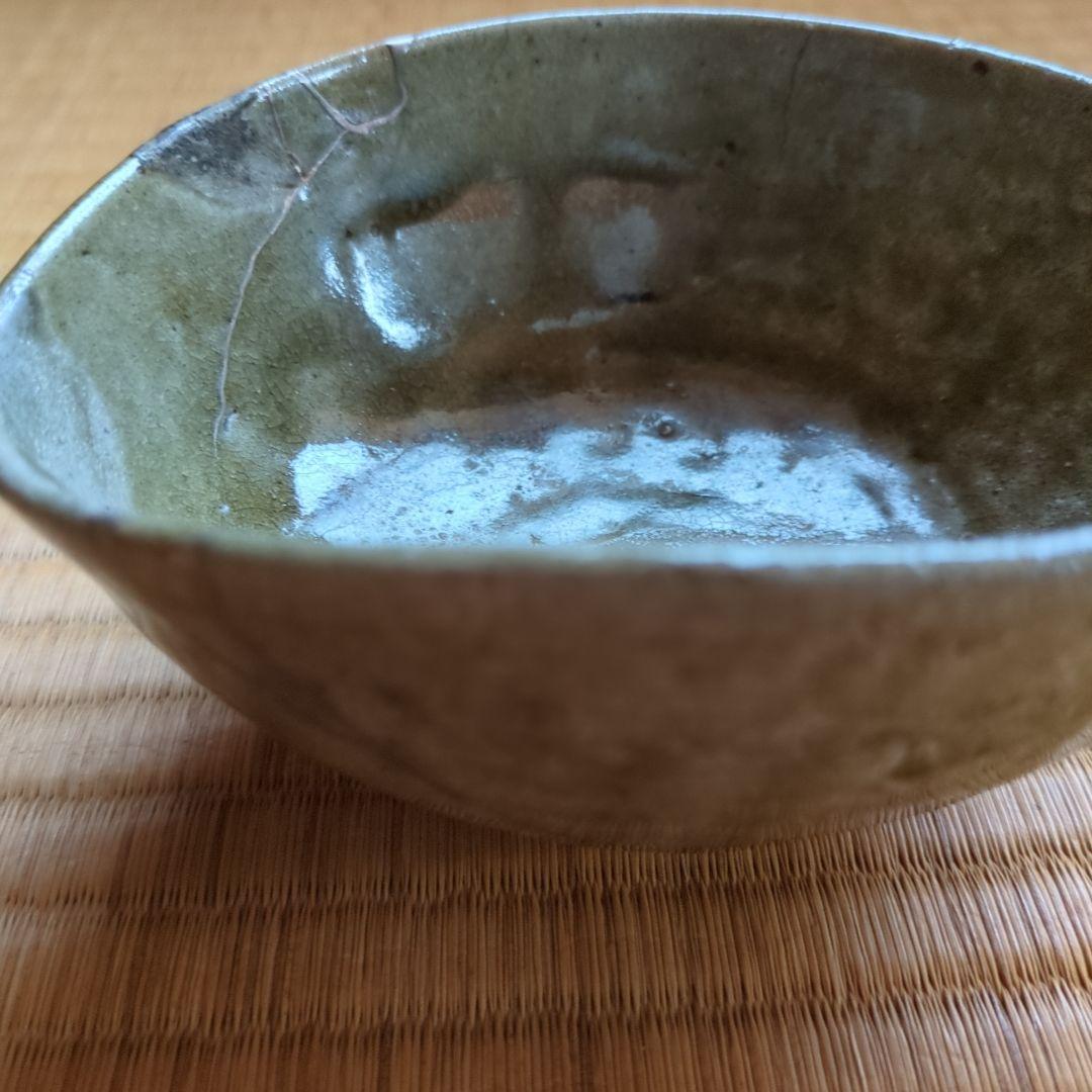 キャロライン洋子さま専用　　緑色の丸型陶器の器　青唐津茶碗　古唐津　桃山ー江戸時