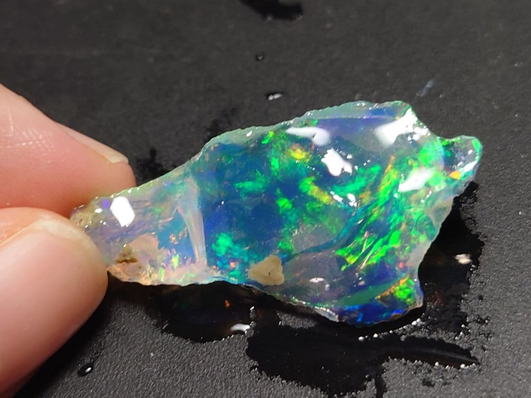 ウェロ産　チョーク　エチオピアオパール　標本　鉱物　原石　プレシャス　虹