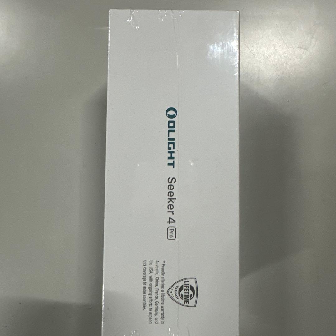 新品未開封　OLIGHT(オーライト) Seeker 4 Pro LEDライト