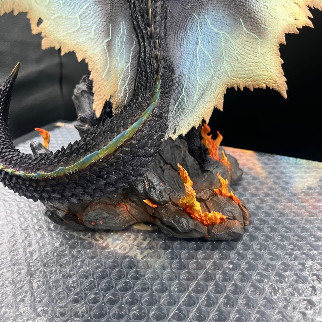 カプコン フィギュアビルダークリエイターズモデル 煌黒竜 アルバトリオン