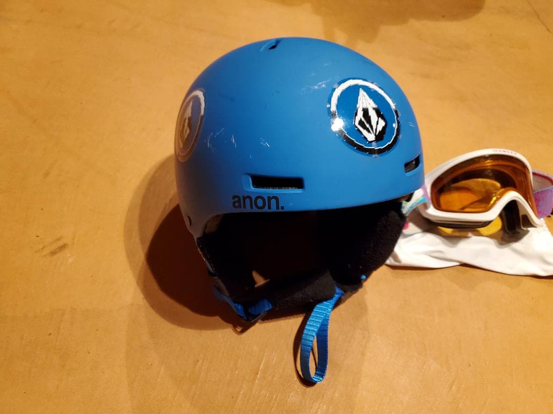 スノーボード、ブーツ、ヘルメット、ゴーグル