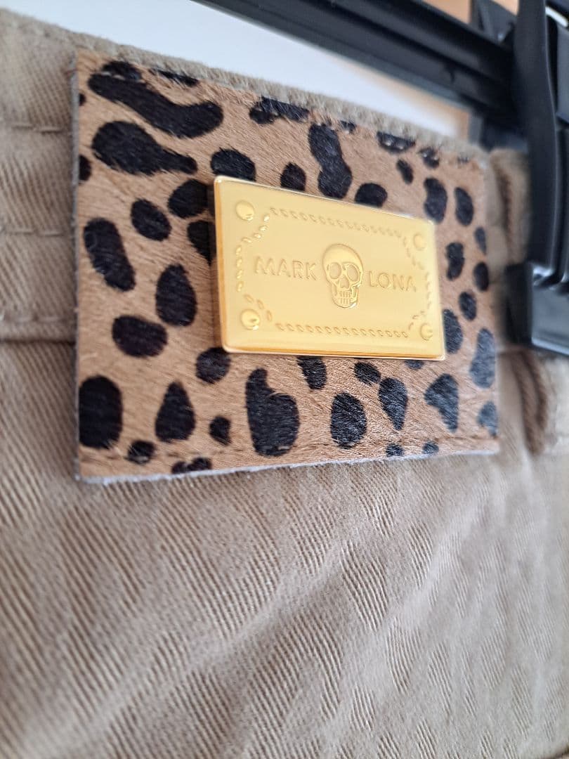 本日限定お値引き★美品☆MARK&LONAゴルフレディース　スカートS