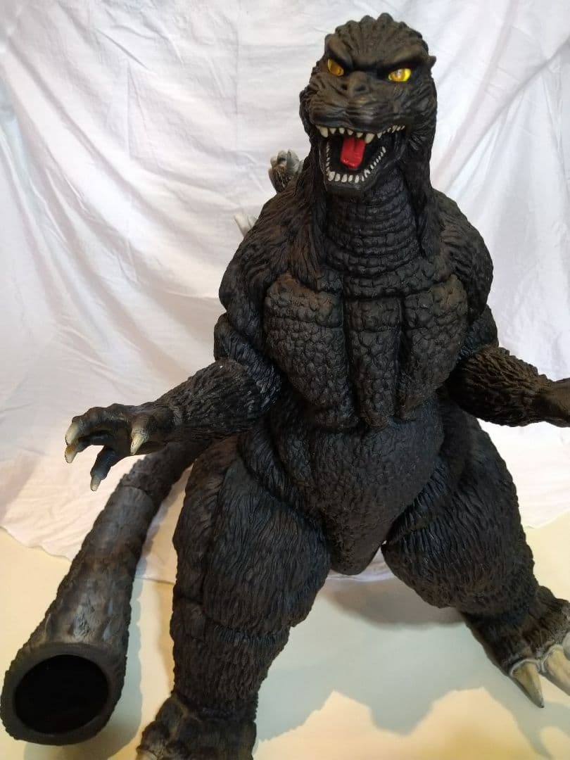 ゴジラ 特大フィギュア　バンダイ