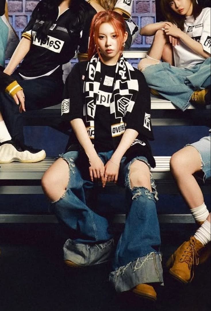 新品 tripleS x Over The Pitch マフラー トエス OTP