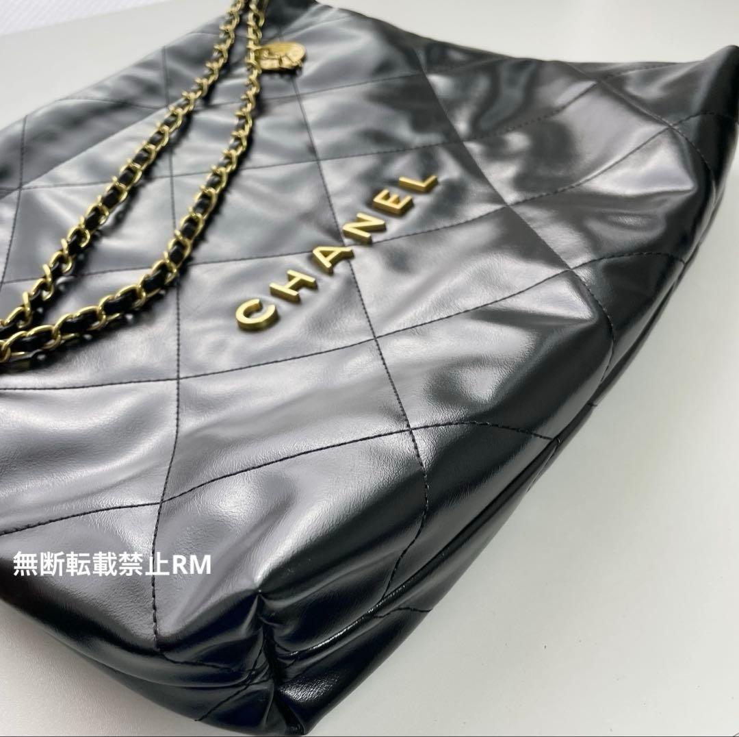 シャネル ノベルティ ポーチ付き チェーントートバッグ