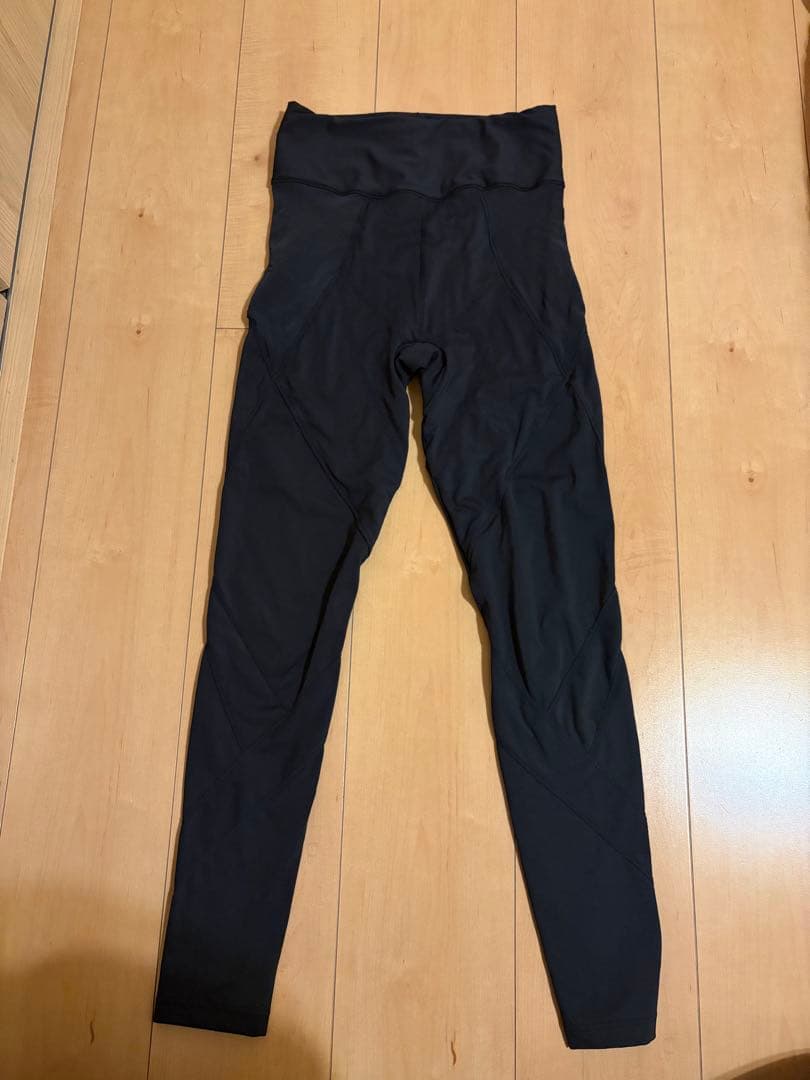 ピラティス　ヨガ　着圧　スパッツ　レギンス　Rintosull LAVA