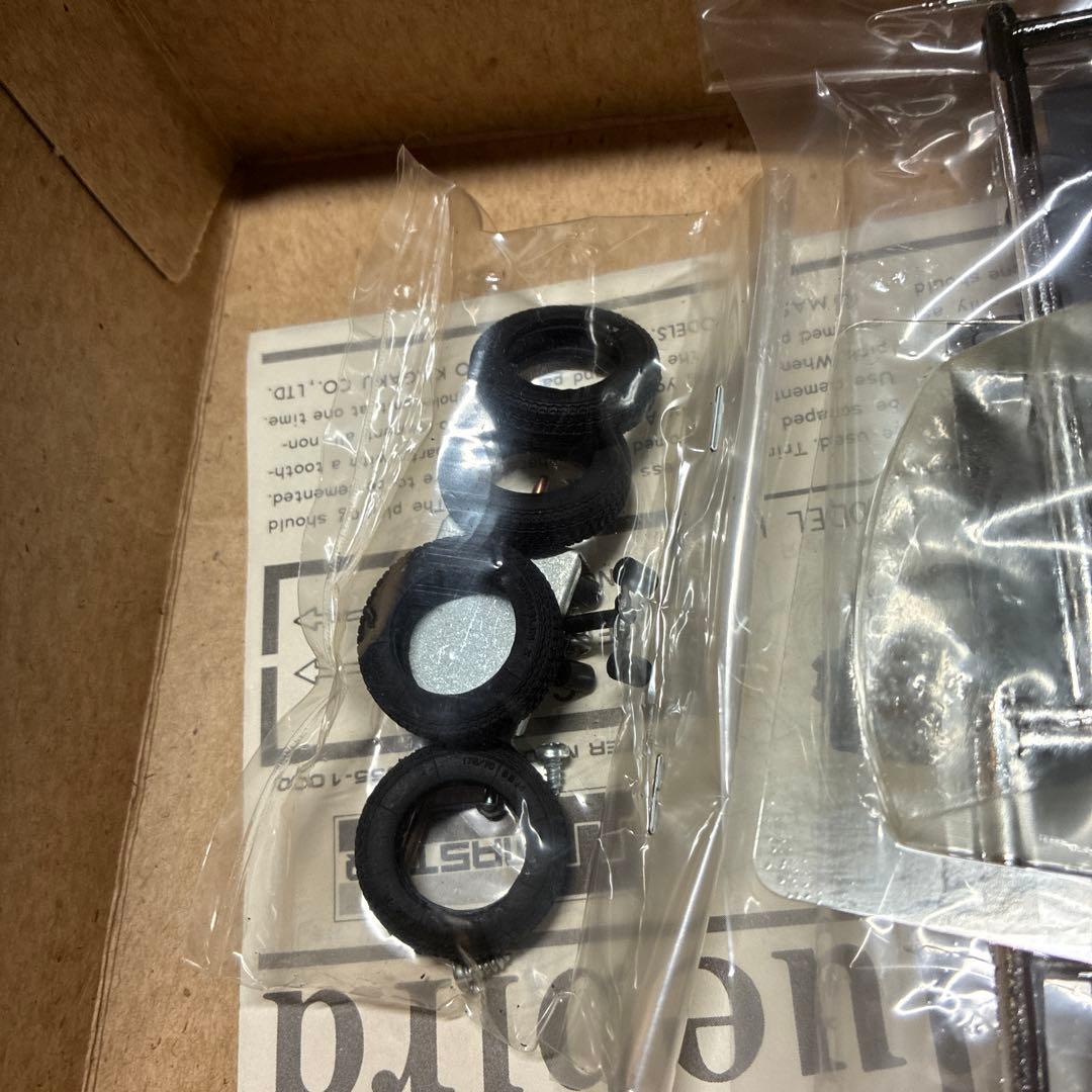 DATSUN Bluebird 1300 Deluxe 1/24絶版