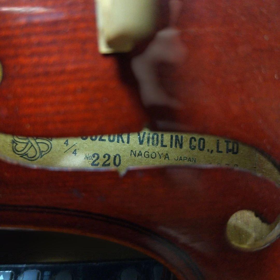 ♥お買い時♥4/4スズキバイオリン♥品番220♥美品♥弓ケ―ス松脂付き♥
