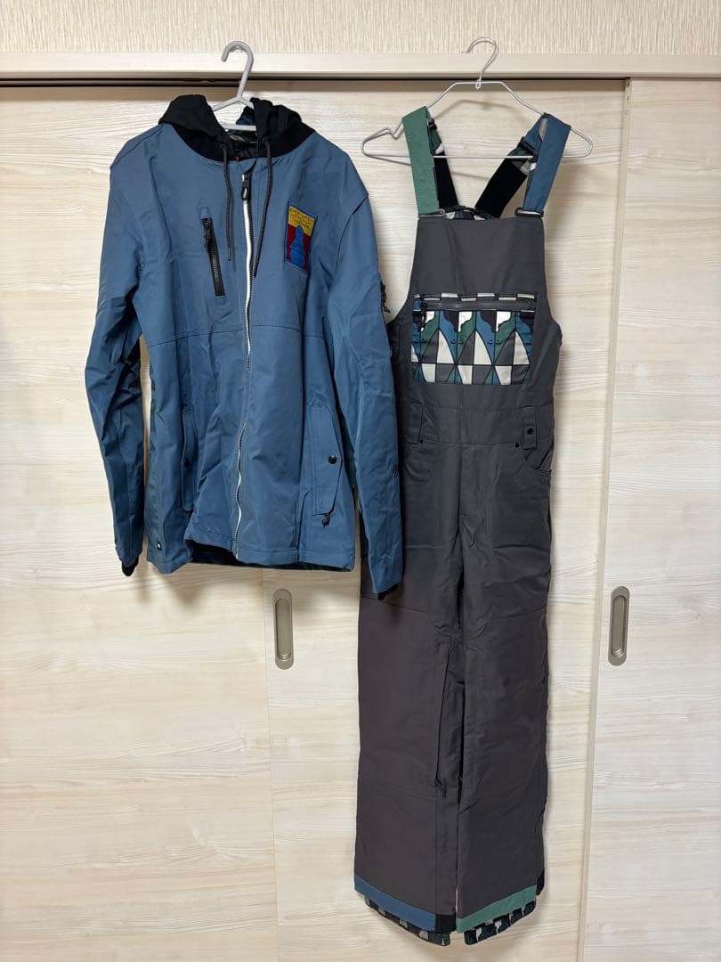 ForestBailey'sCosmicCollectionスノーボードウェア