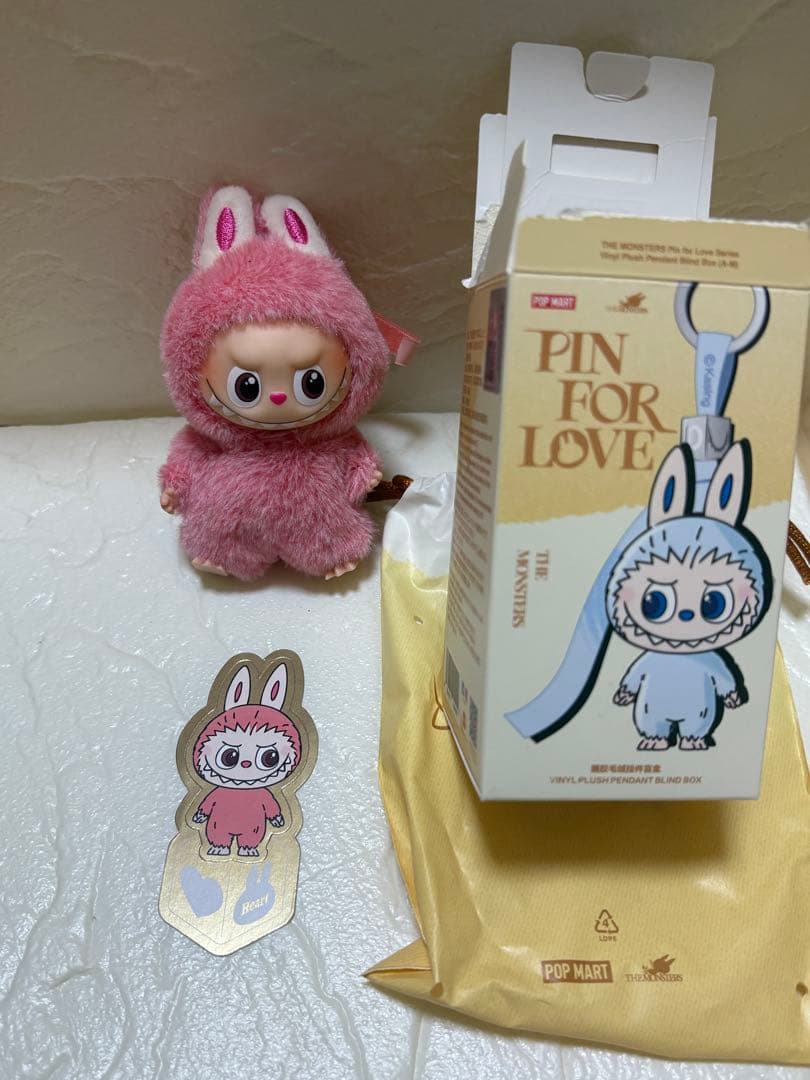 PIN FOR LOVE シークレット イニシャル ラブブ ハート