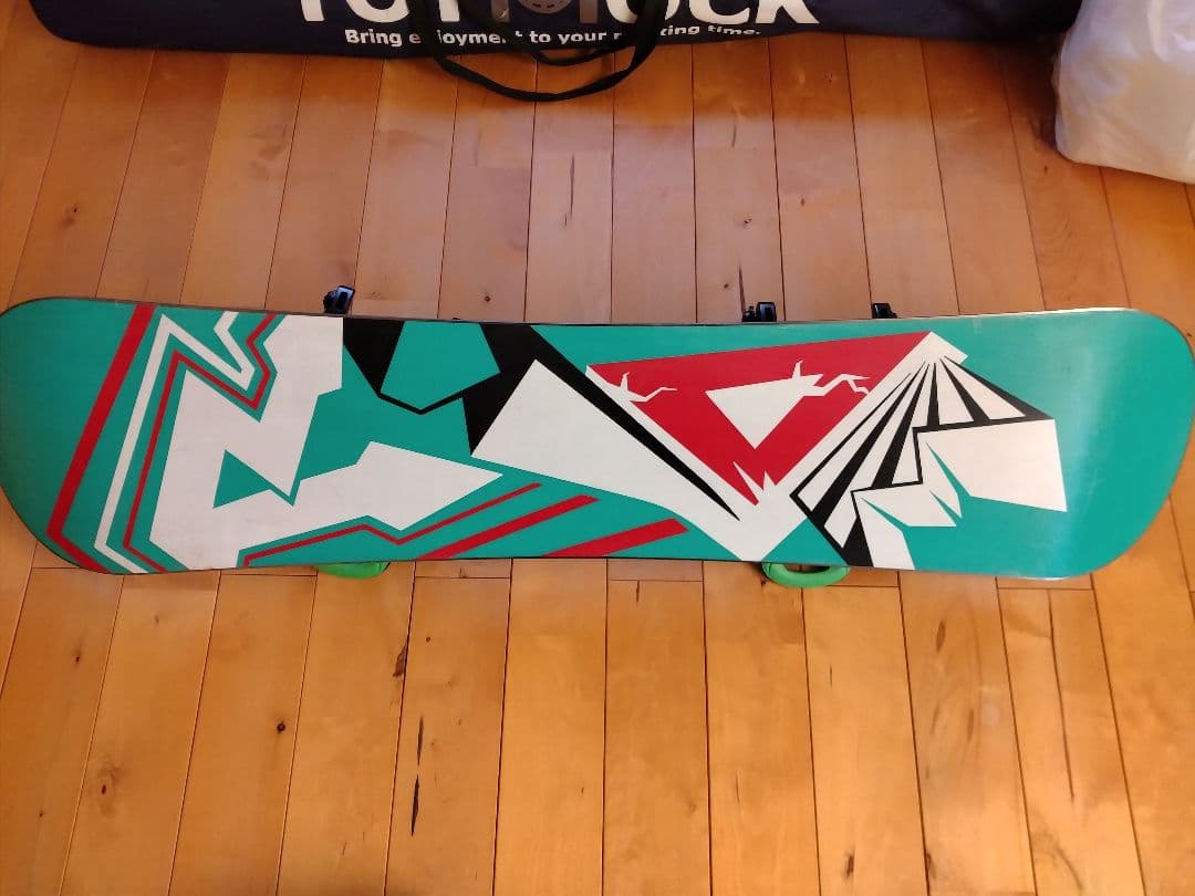 子供用スノーボード板2枚、ビンディング、ブーツ21cmだけはおまけのジャンクです