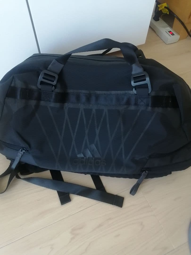 新品 アディダスゴルフ用バッグ リュック