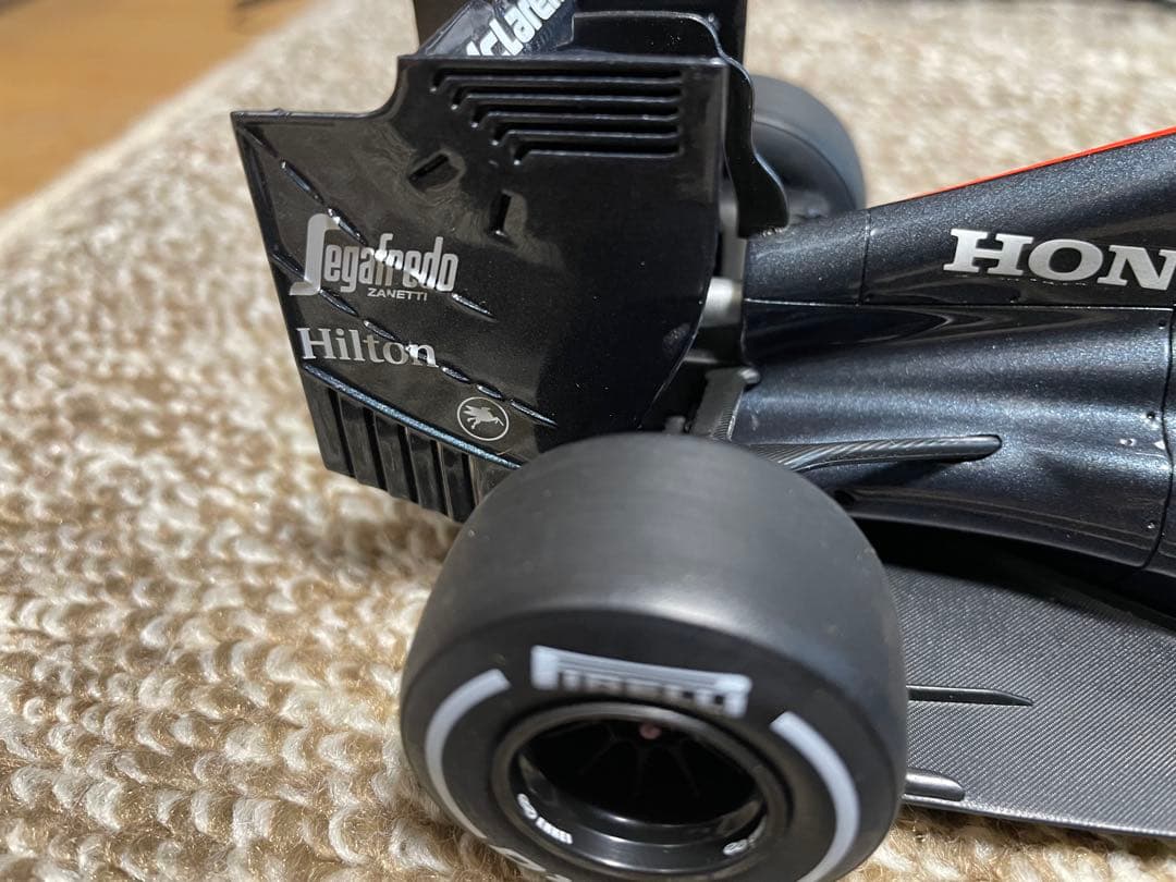 F1 マクラーレンmp4-30 1/18アロンソ