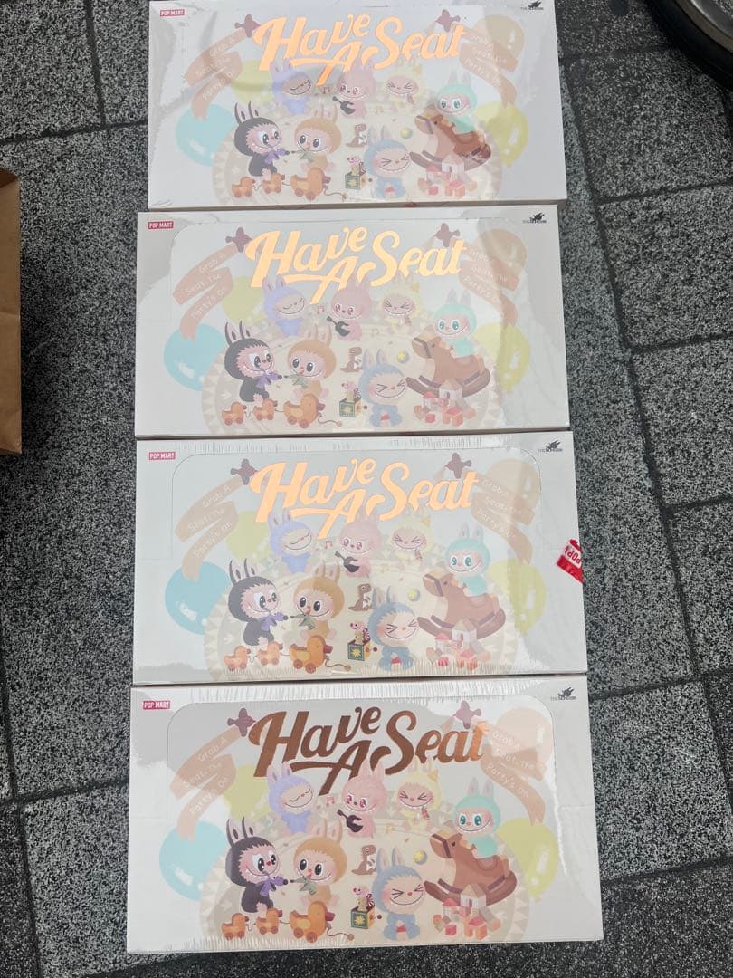 LABUBU THE MONSTER Have A Seat ぬいぐるみ 4箱
