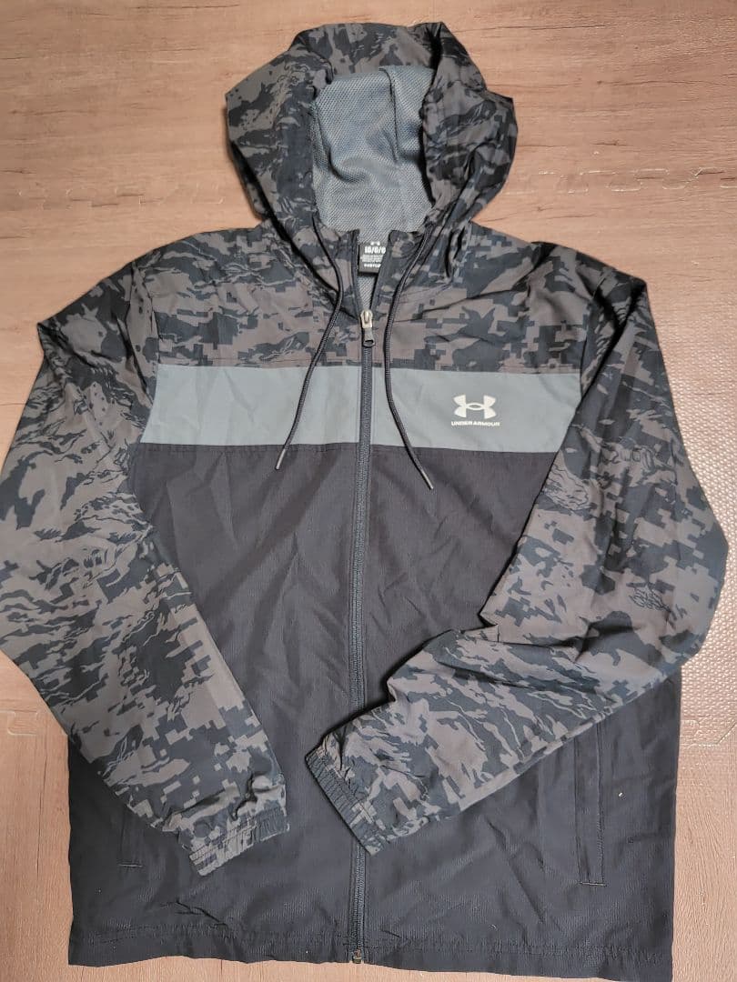 Under Armour 迷彩柄ウィンドブレーカー　上下