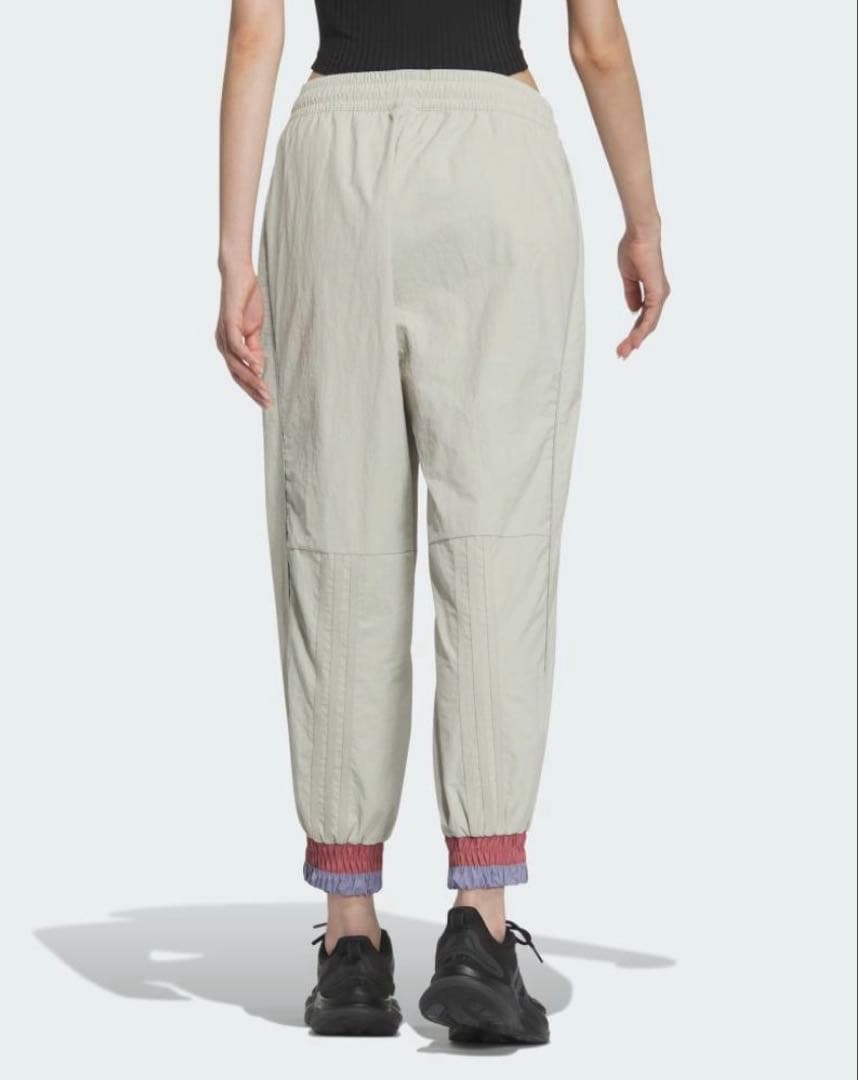 新品　adidas ウィンドブレーカー　上下セット　ナイロンパーカー　パンツ