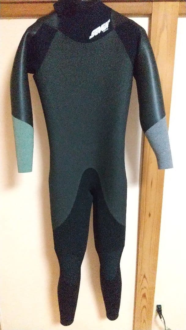 新品同様　セブン　セミドライ　サーフィン　ウェットスーツ　裏起毛