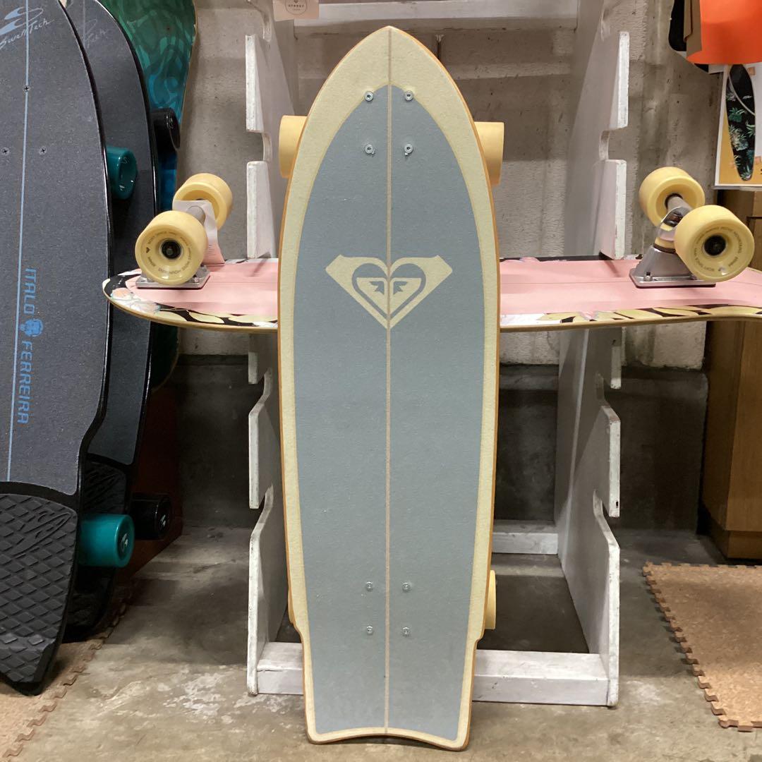 新品格安　女の子に大人気　オシャレなロキシーサーフスケート31インチ白ブルー